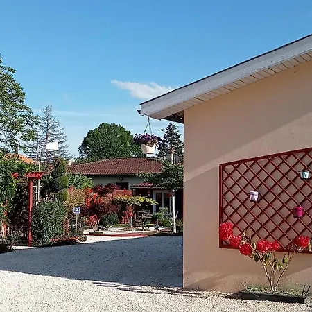 Une Pause Quelque Part Au Jardin Des Erables Et Des Niwakis Saint-Medard-de-Guizieres Exterior foto
