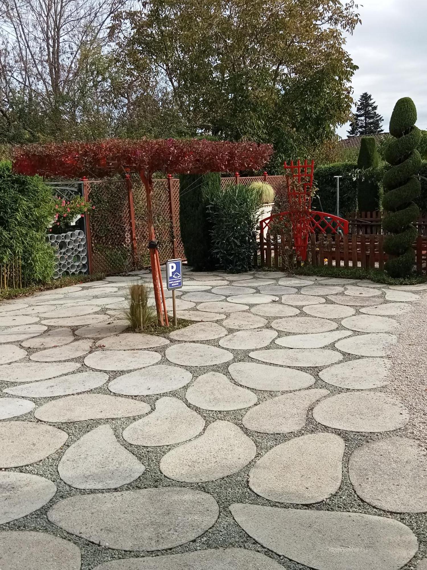 Pause Quelque Part Au Jardin Des Erables Et Des Niwakis Apartment Saint-Medard-de-Guizieres
